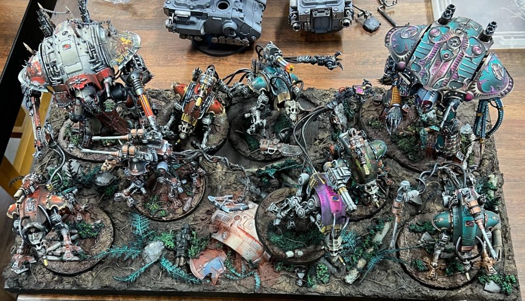 Chaos Knights Getting Ready for Battle Miniatures Warhammer 40k